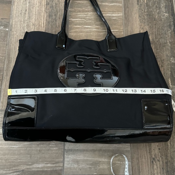 Tory Burch Ella Patent Tote large in black - Picture 12 of 15